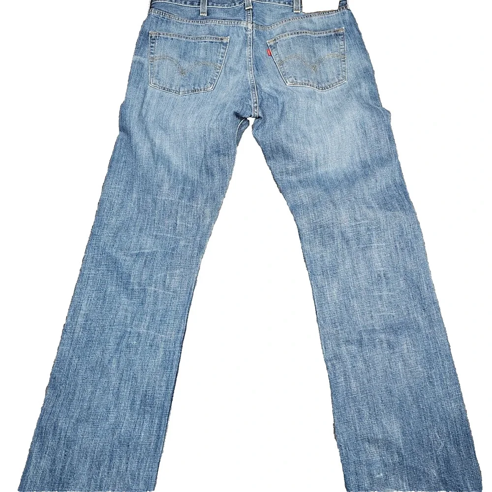Levi’s Men’s 501 Straight Leg Button Fly Jeans Med Wash Blue 38x34 (39x35.5) - Picture 2 of 9